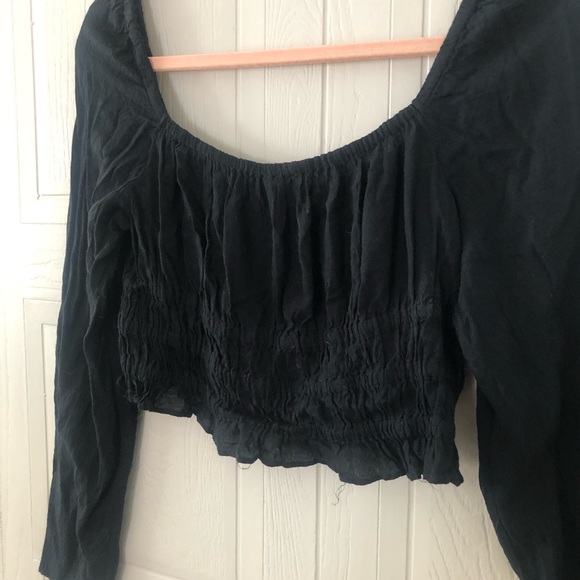 🖤Urban Outfitters Smocked Crop Top - Picture 3 of 5